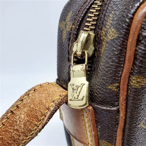 does louis vuitton hardware tarnish|louis vuitton s locks.